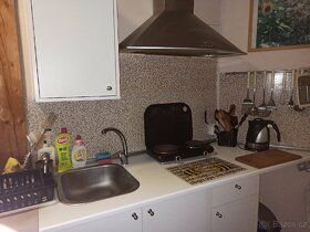 Pronajmu plně zařízený 1- 2 lůžkový podkrovní pokoj 35m2, v 