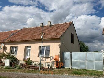 Ref. No. 00337 We offer for sale a family house in the village of Březník.