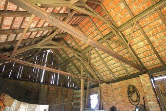 We offer for sale an agricultural homestead in the village of Nové Dvory-Kr