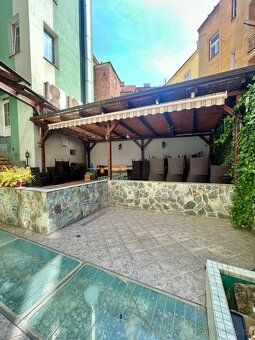 Nabízíme k pronájmu restauraci o celkové ploše 297 m² v loka