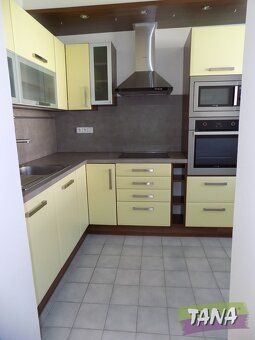 Ev.č. TR13467-1 Dispozice: vstup, vstupní chodba – zádveří s