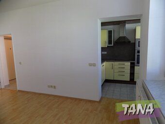 Ev.č. TR13467-1 Dispozice: vstup, vstupní chodba – zádveří s
