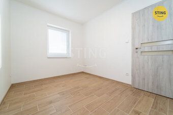 We offer exclusively for rent a family house with 4+kk layout