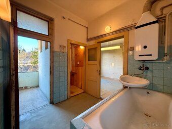 I am offering for sale a spacious 3BR apartment with garage and cellar in Karl