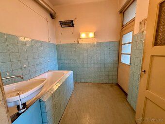 I am offering for sale a spacious 3BR apartment with garage and cellar in Karl