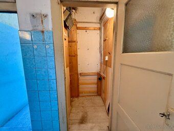 I am offering for sale a spacious 3BR apartment with garage and cellar in Karl