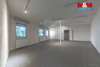 Looking for a business location in Liberec that combines great visibility, own facilities and hassle-free parking?