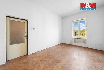 We offer a large sunny apartment in private ownership of layout 3+1 with balcony and area of…
