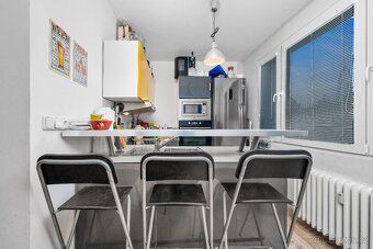 I am offering for sale a renovated 3BR apartment with balcony, which is located on the first…