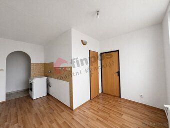 Nabízíme k prodeji prostorný a světlý byt 3+1 v osobním vlas