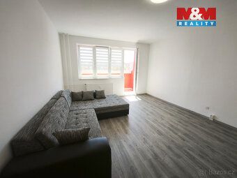 Nabízíme Vám k pronájmu byt 2+1 s velmi pěkným výhledem, ve 