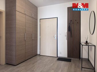Nabízíme k prodeji velmi pěkný a moderní byt o dispozici 2+k