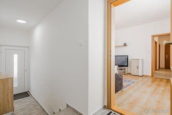 Nabízím k pronájmu kompletně vybavený byt o dispozici 2+1 a 