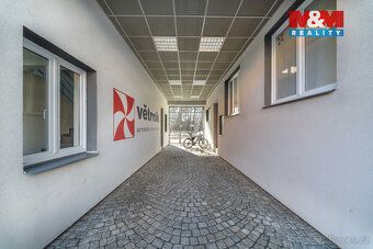 We offer for rent storage and office space in location