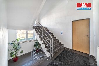 Nabízíme k pronájmu skladovací a kancelářské prostory v loka