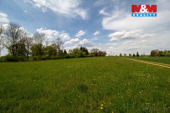 Prodej 1/4 podílu na pozemku o celkové výměře 8 048 m² (váš 