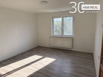 Nabízíme k prodeji prostorný rodinný dům o dispozici 6+2 v k