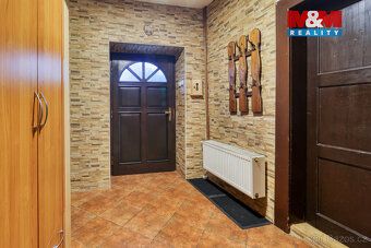 We offer for sale a cozy cottage in the picturesque part of the village of Vodni Ujezd