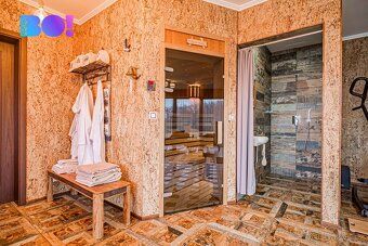 We offer for sale a detached family house of layout