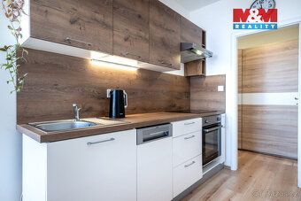 We offer for sale a bright 3BR apartment of usable area 62 m².