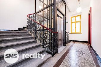 Nabízíme k pronájmu moderní byt o dispozici 2+kk a celkové p