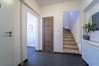 Looking for spacious renovated family house without need of further investment?
