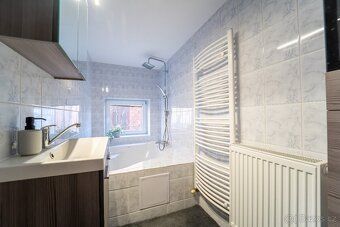 Looking for spacious renovated family house without need of further investment?