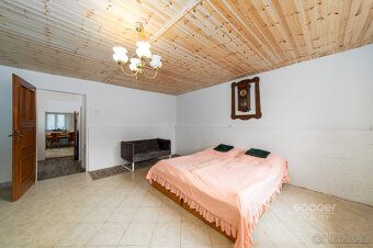 Prodej rodinného domu 2+1 s uzavřeným dvorem v klidné obci M