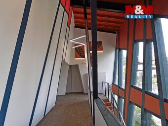 Nabízíme sportovní klub s restaurací a hotelovým ubytováním 