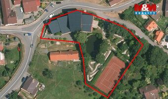 Nabízíme sportovní klub s restaurací a hotelovým ubytováním 