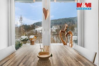 Slunný a prostorný rodinný dům 5+kk v Tanvaldu nabízí modern