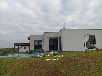 Ev.č. 01065 Nabízíme k prodeji moderně zařízený dům s nadsta