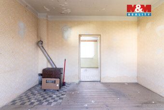 Nabízíme k prodeji prostorný a světlý rodinný dům v obci Rat