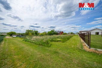 For sale land designated for construction of area 1533 m² in village Š