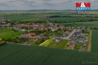 For sale land designated for construction of area 1533 m² in village Š