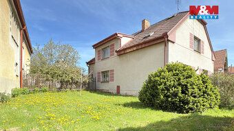 We offer a spacious family house with 5 bedrooms + kitchen area and usable area of 140 sqm.