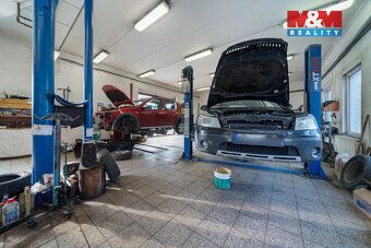 Nabízíme k prodeji funkční autoservis, společně se dvěma byt