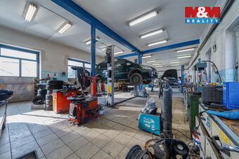 Nabízíme k prodeji funkční autoservis, společně se dvěma byt