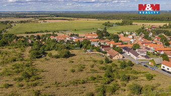 We offer for sale a residential plot of land measuring 637 m² in the village