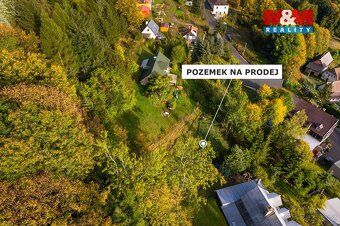 Nabízíme vám ke koupi pozemek s výměrou 806 m2 v Horní Krupc