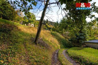 Nabízíme vám ke koupi pozemek s výměrou 806 m2 v Horní Krupc