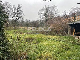 Prostorný starší domek k prodeji, chodba, čtyři ložnice, obý
