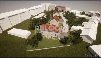 Prostorný starší domek k prodeji, chodba, čtyři ložnice, obý