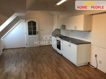 + provize RK, Zprostředkujeme Vám pronájem podkrovního bytu 