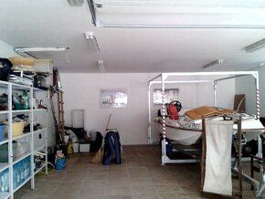 For sale is a high quality built house of 430 m² with garden