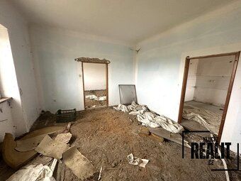 Nabízíme k prodeji rodinný dům určený ke kompletní rekonstru