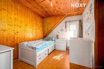 In exclusive representation of our client we offer for sale an exceptional family house in…