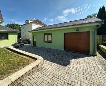 RD postavený v roce 1999 je zděný, zateplený. Střešní krytin
