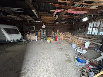 I offer rental of storage space 216 m², possible as whole unit