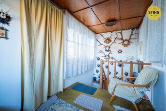 We offer for sale a property with an entry number featuring elements of a family house…